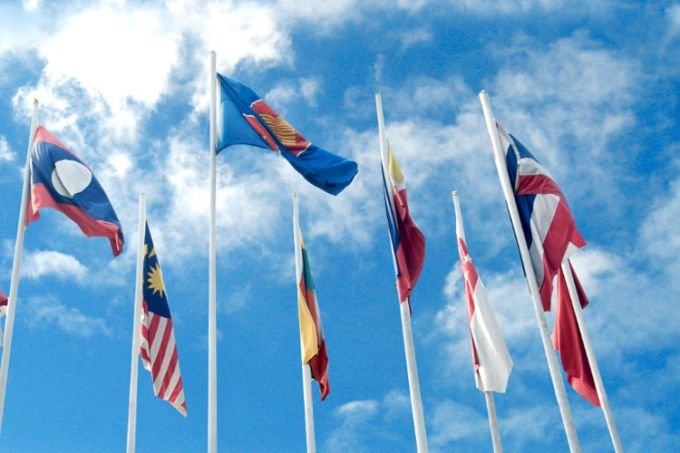 Expert: ASEAN maintains balance between the US-China confrontation 2