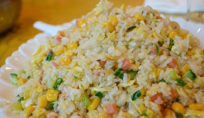 Two famous Asian fried rice dishes 1
