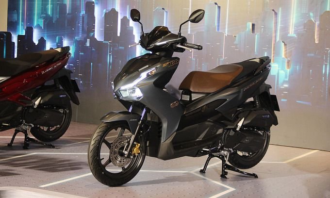Honda Air Blade 160 launched, highest price 57.2 million VND 3