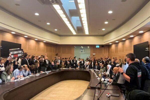 Israel rejected the agreement with Hamas, hostages' families stormed the National Assembly headquarters 0